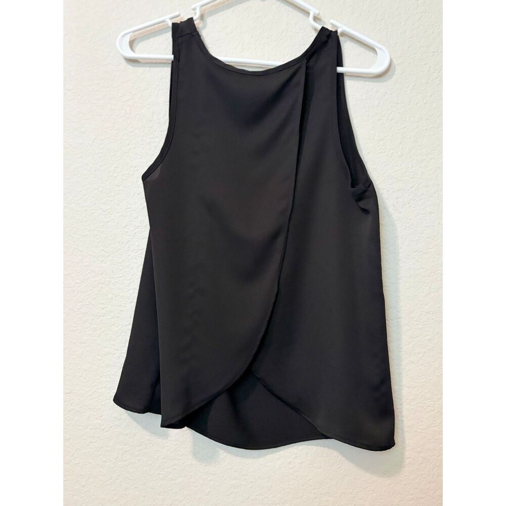 Tyche Black Tulip Hem Keyhole Back Tank Size Medium - Picture 3 of 4